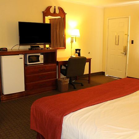 Lake View Inn & Suites Killen Buitenkant foto
