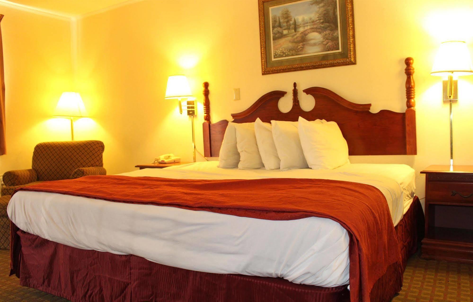 Lake View Inn & Suites Killen Buitenkant foto
